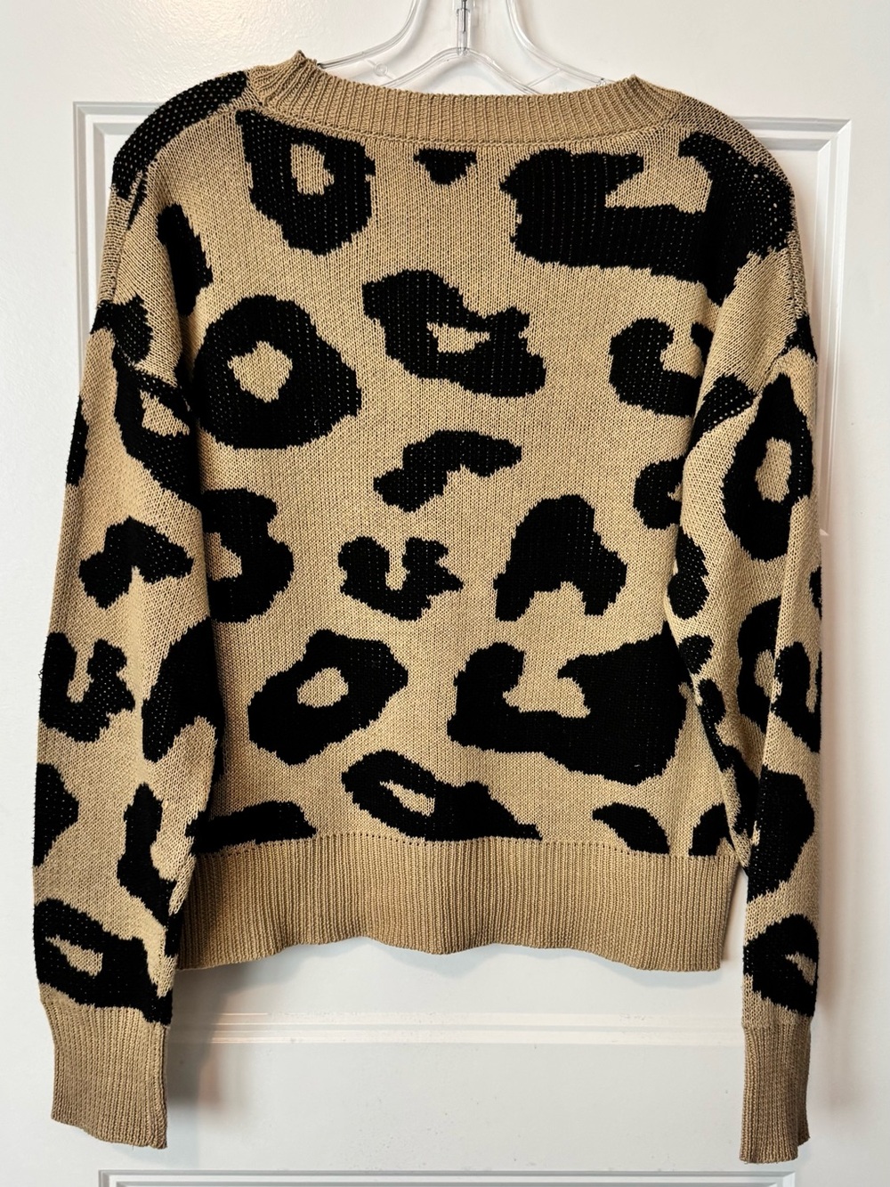 Beige & Black Leopard Print Knit Sweater Women's Size Small Cropped Pullover - Picture 2 of 4